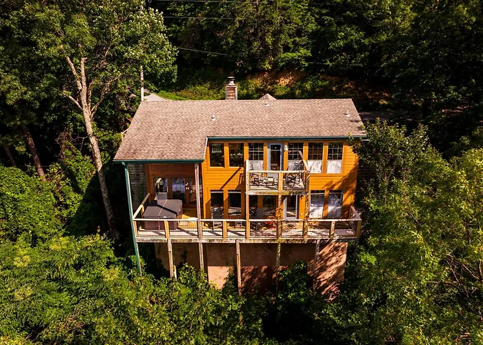 Elevista - Quaint&Private-Views-Hottub-Pooltable-Bears-3 Clubhouse Pools