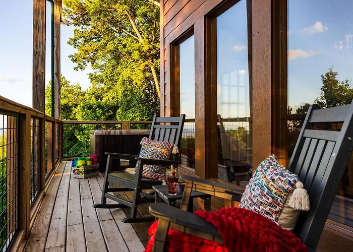 Elevista - Quaint&Private-Views-Hottub-Pooltable-Bears-3 Clubhouse Pools