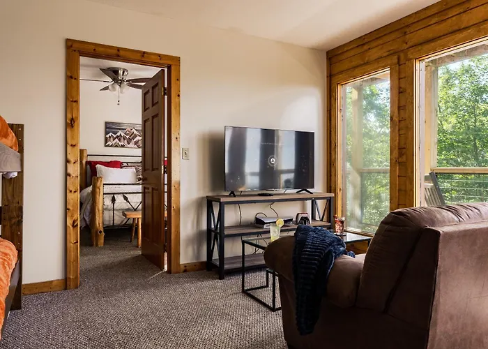 Elevista - Quaint&Private-Views-Hottub-Pooltable-Bears-3 Clubhouse Pools