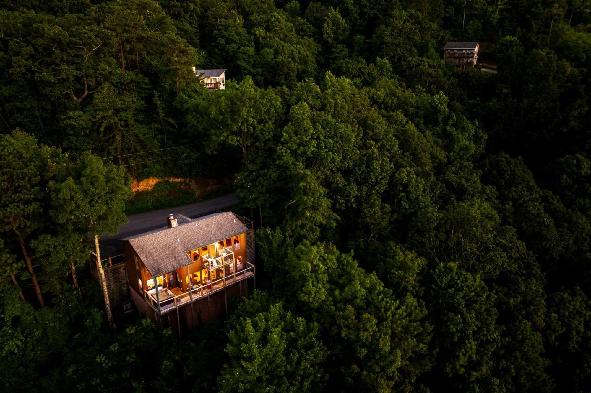 Chalet Elevista - Quaint&private-views-hottub-pooltable-bears-3 Clubhouse Pools Gatlinburg