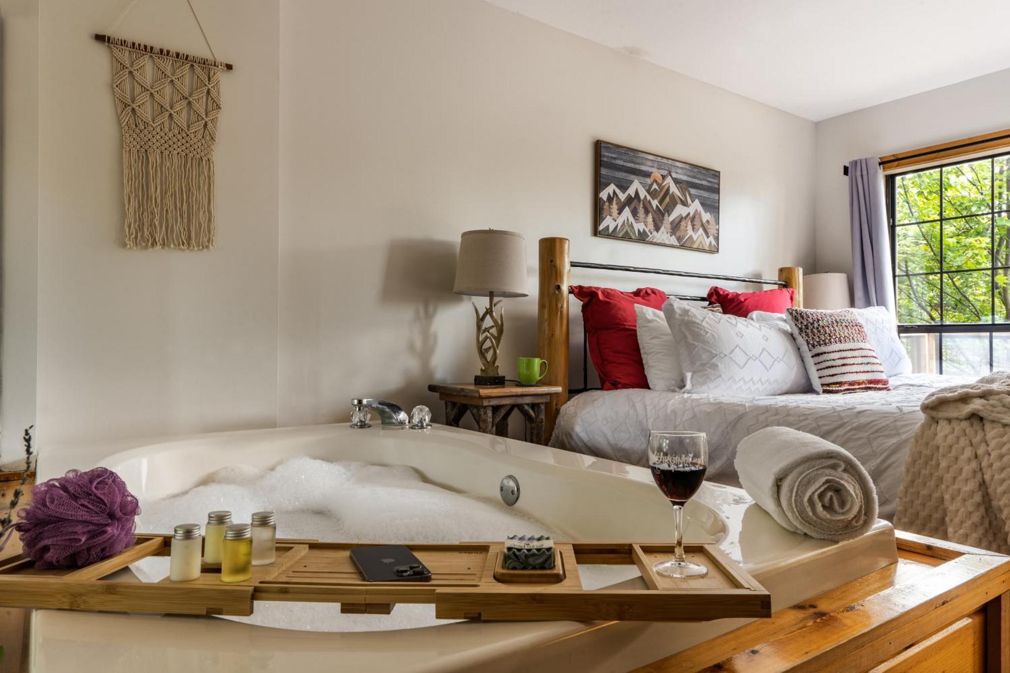 Chalet Elevista - Quaint&private-views-hottub-pooltable-bears-3 Clubhouse Pools Gatlinburg